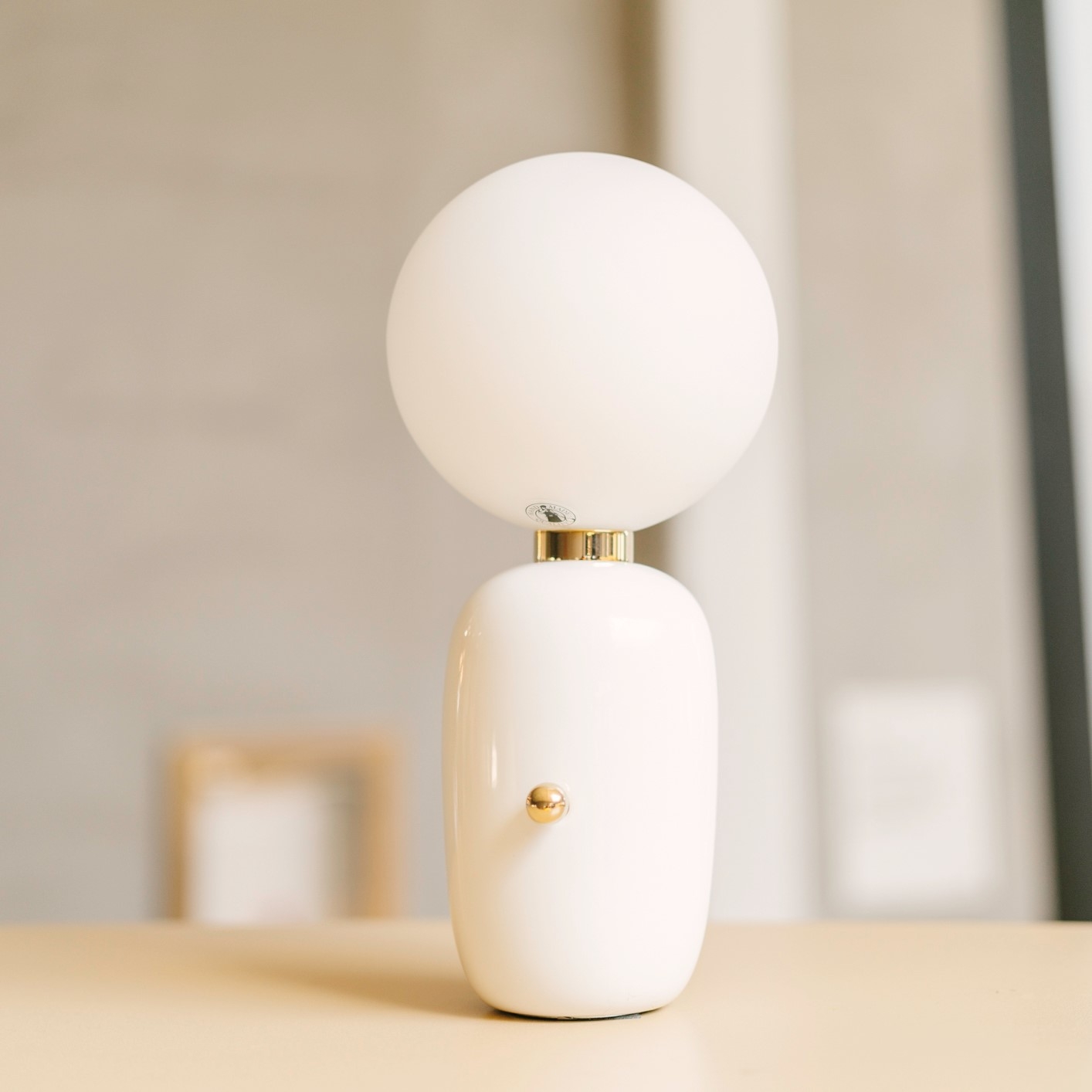 LAMPA STOŁOWA ABALLS PARACHILNA