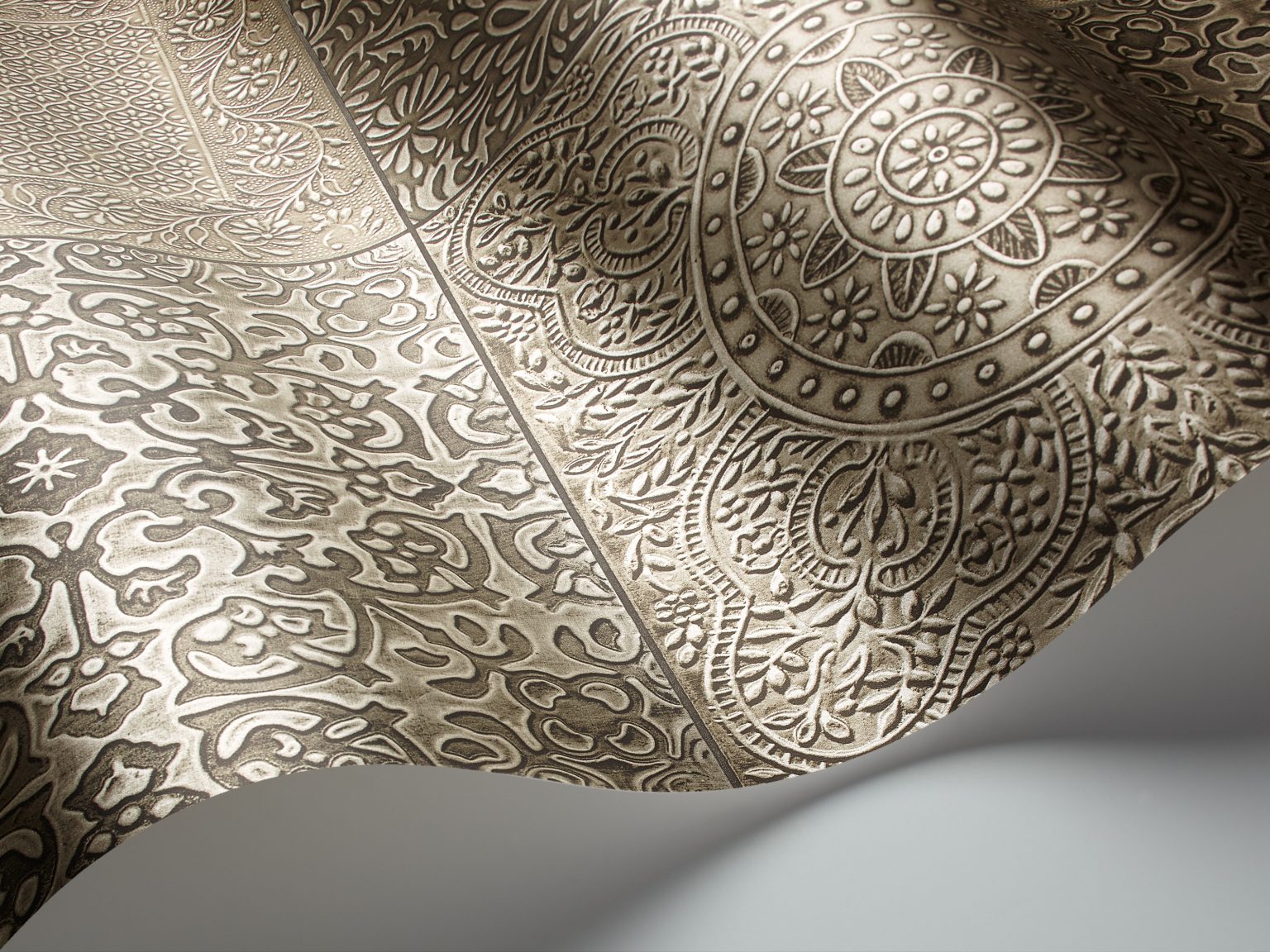 BAZAAR 13/2006 TAPETA COLE&SON