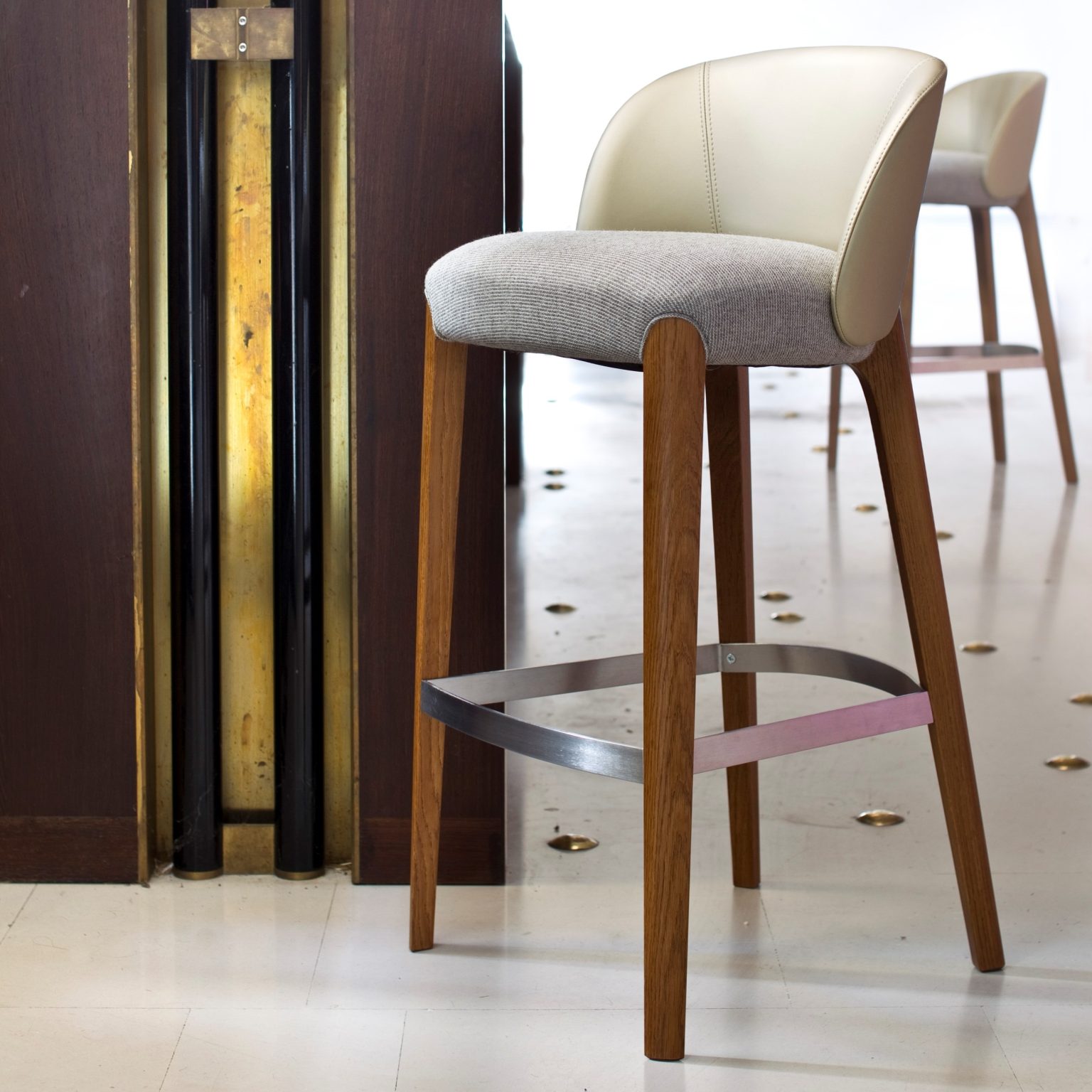 BELLEVUE HOKER VERY WOOD